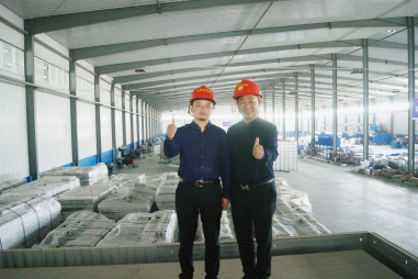 热烈欢迎五棵松兰州金牌代理商马建军先生莅临五棵松木业探讨交流建筑模板发展的未来之路！